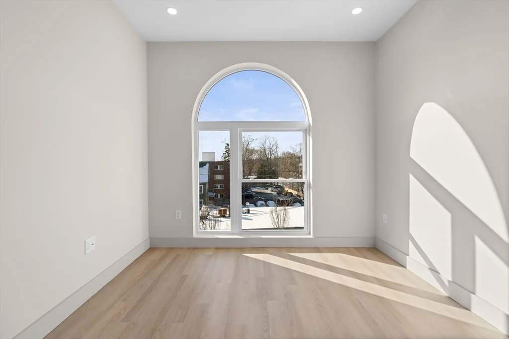 1 bed, 1 bath apartment for rent at 453 Franklin Unit 303, Melrose — photo 6 of 10