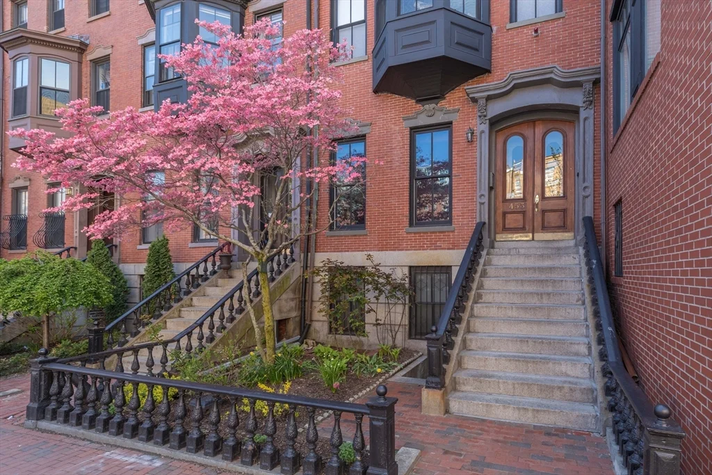 1 bed, 1 bath apartment for rent at 453 Massachussetts Ave Unit 7, Roxbury
