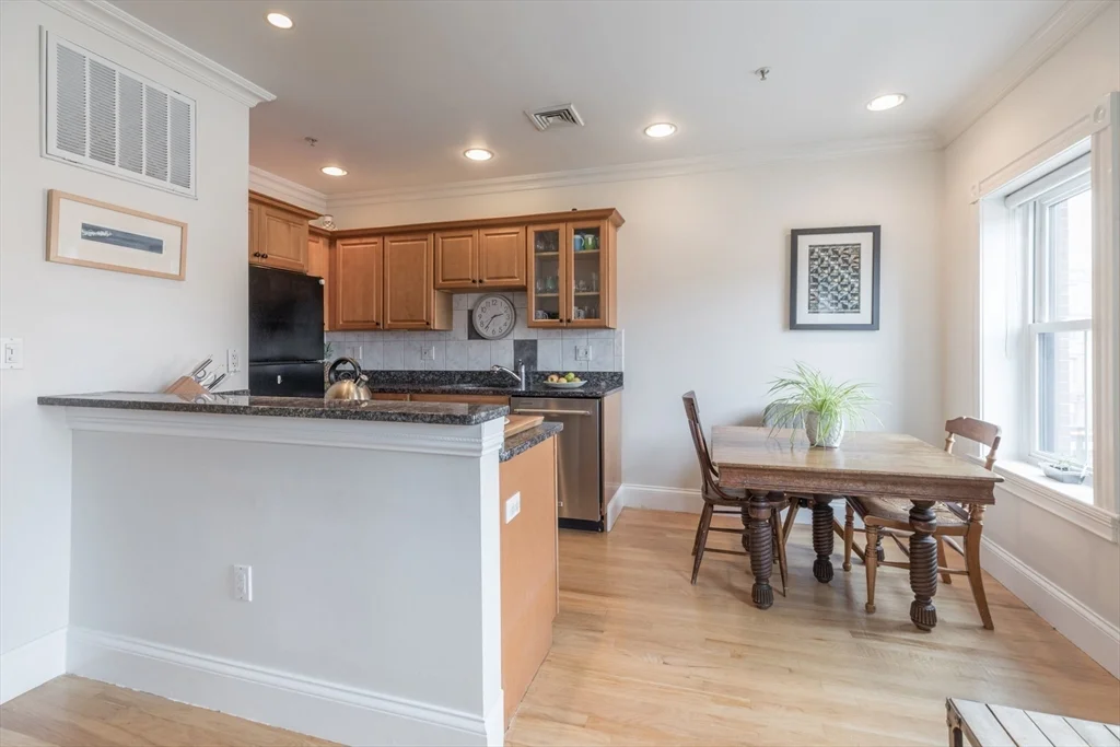 1 bed, 1 bath apartment for rent at 453 Massachussetts Ave Unit 7, Roxbury — photo 3 of 7