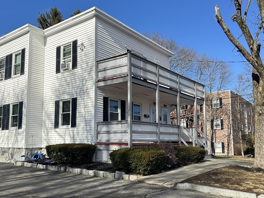 2 bed, 1 bath apartment for rent at 453 Pond Unit 1, Braintree