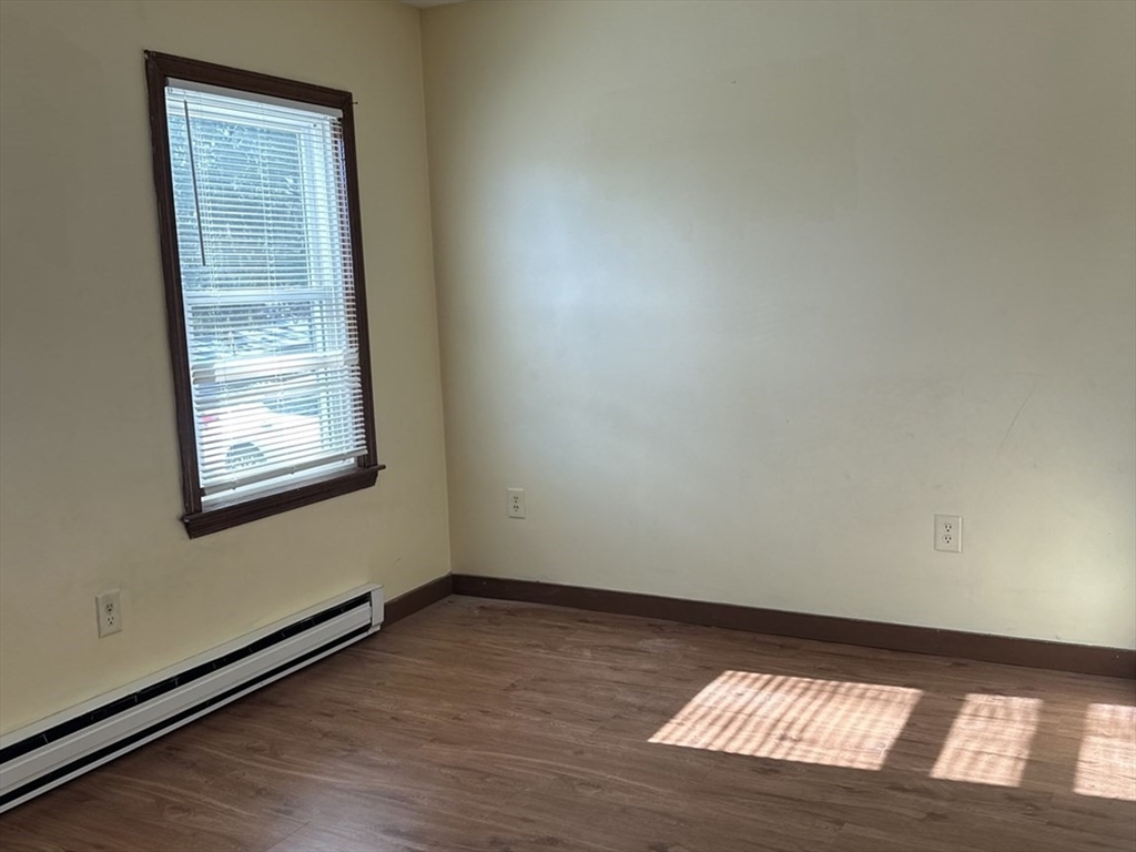 2 bed, 1 bath apartment for rent at 453 Pond Unit 1, Braintree — photo 4 of 9