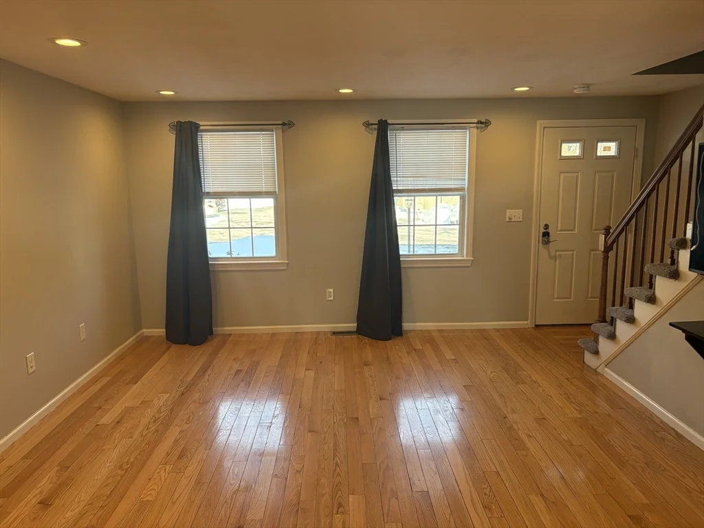 3 bed, 1 bath apartment for rent at 453 Turnpike St Unit 2, Easton — photo 4 of 23