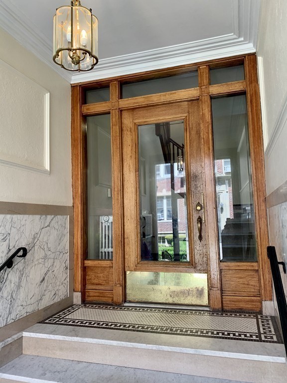 2 bed, 1 bath apartment for rent at 453 Washington St Unit 2, Brookline — photo 11 of 12