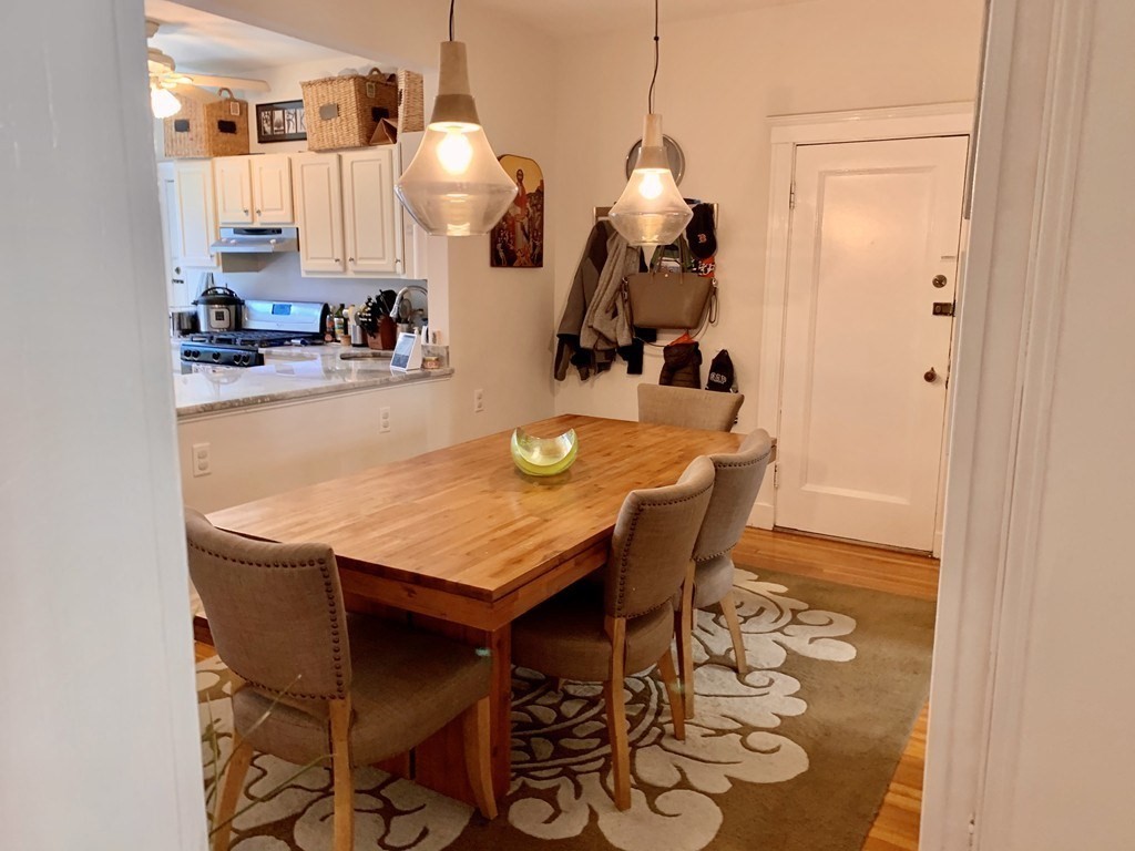 2 bed, 1 bath apartment for rent at 453 Washington St Unit 2, Brookline — photo 3 of 12