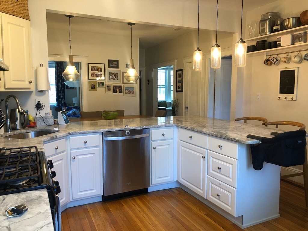 2 bed, 1 bath apartment for rent at 453 Washington St Unit 2, Brookline — photo 2 of 12