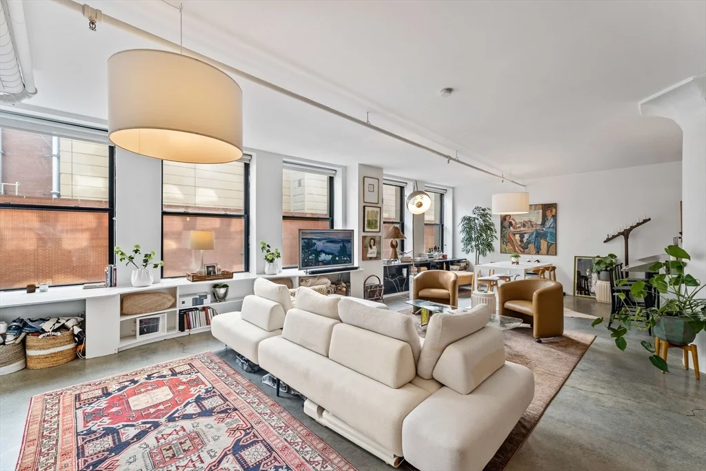 1 bed, 1 bath apartment for rent at 453 Washington St Unit 4B, Midtown