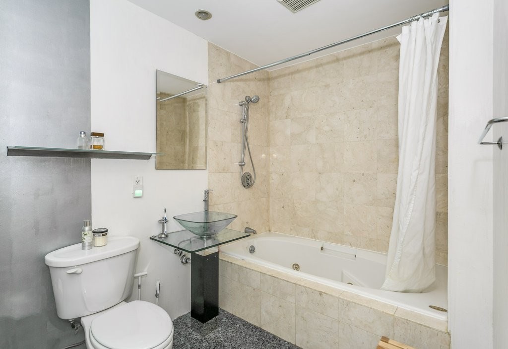 3 bed, 1 bath apartment for rent at 453 Washington St Unit 5D, Boston Downtown — photo 6 of 17