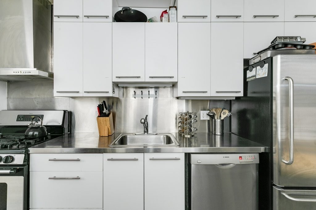 3 bed, 1 bath apartment for rent at 453 Washington St Unit 5D, Boston Downtown — photo 7 of 17