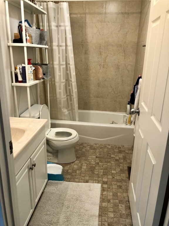 2 bed, 1 bath apartment for rent at 454 Franklin St Unit 454, Riverside — photo 15 of 17