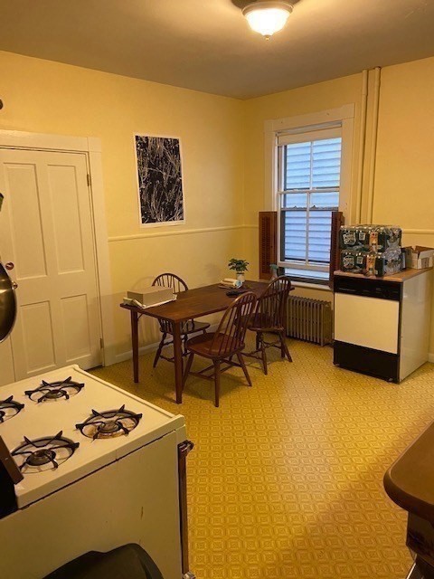 1 bed, 1 bath apartment for rent at 454 Green St Unit 1, Riverside — photo 8 of 15