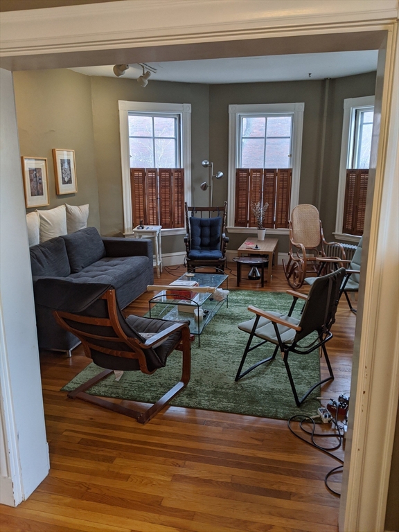 1 bed, 1 bath apartment for rent at 454 Green St Unit 1, Riverside — photo 3 of 15