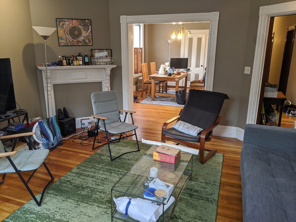 1 bed, 1 bath apartment for rent at 454 Green St Unit 1, Riverside — photo 2 of 15