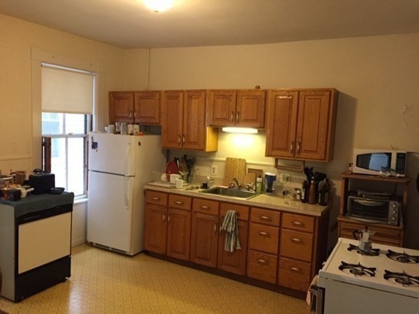 1 bed, 1 bath apartment for rent at 454 Green St Unit 1, Riverside — photo 6 of 15