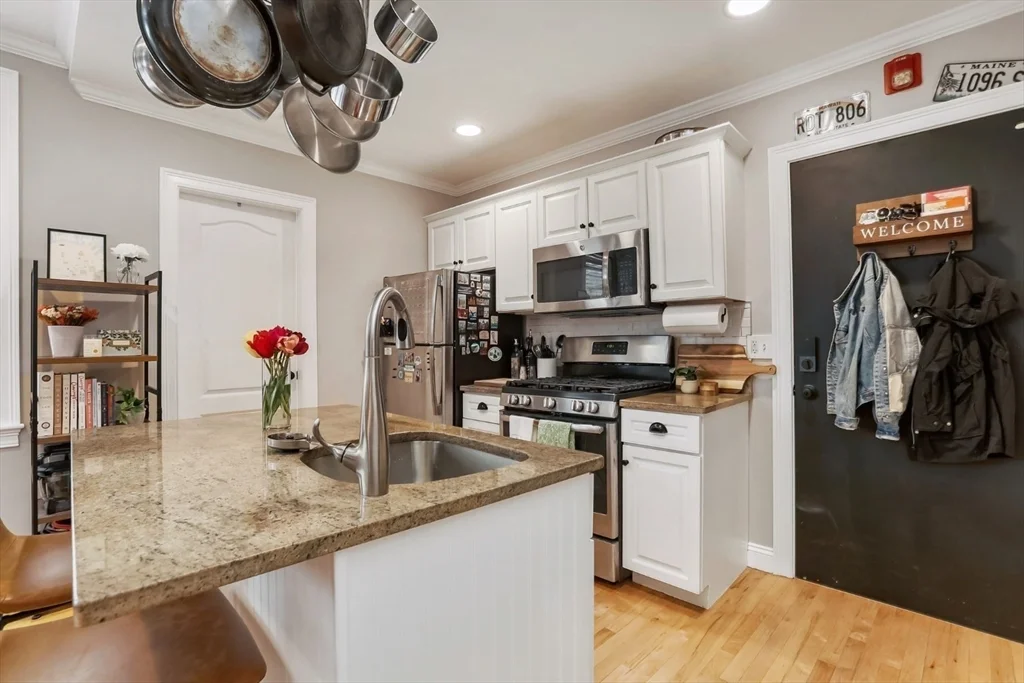 1 bed, 1 bath apartment for rent at 454 Hanover St Unit 4, North End — photo 11 of 23