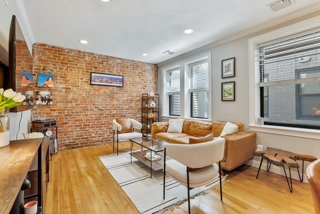 1 bed, 1 bath apartment for rent at 454 Hanover St Unit 4, North End — photo 4 of 23