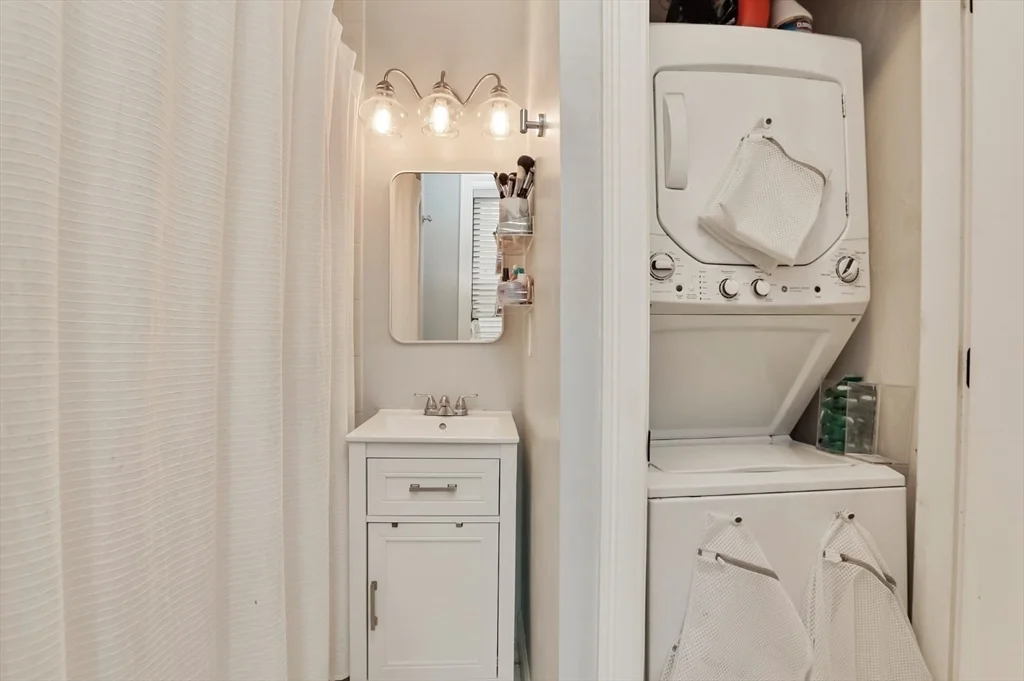 1 bed, 1 bath apartment for rent at 454 Hanover St Unit 4, North End — photo 18 of 23