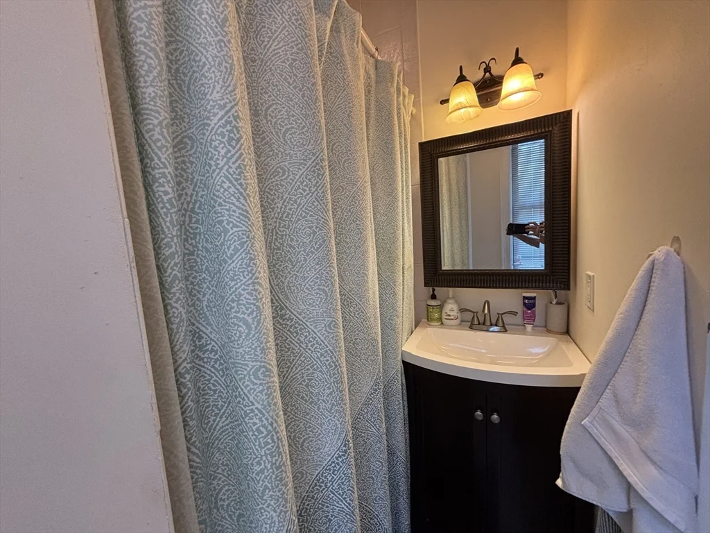1 bed, 1 bath apartment for rent at 454 Hanover St Unit 8, North End — photo 6 of 7