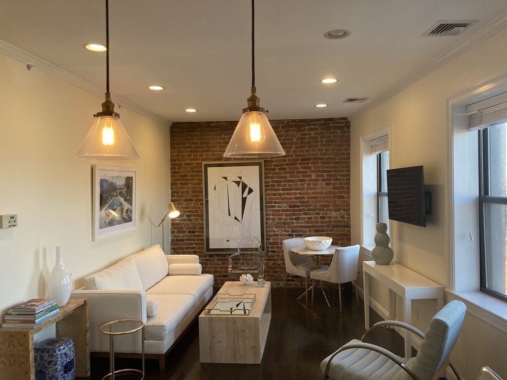 1 bed, 1 bath apartment for rent at 454 Hanover Unit 7B, North End