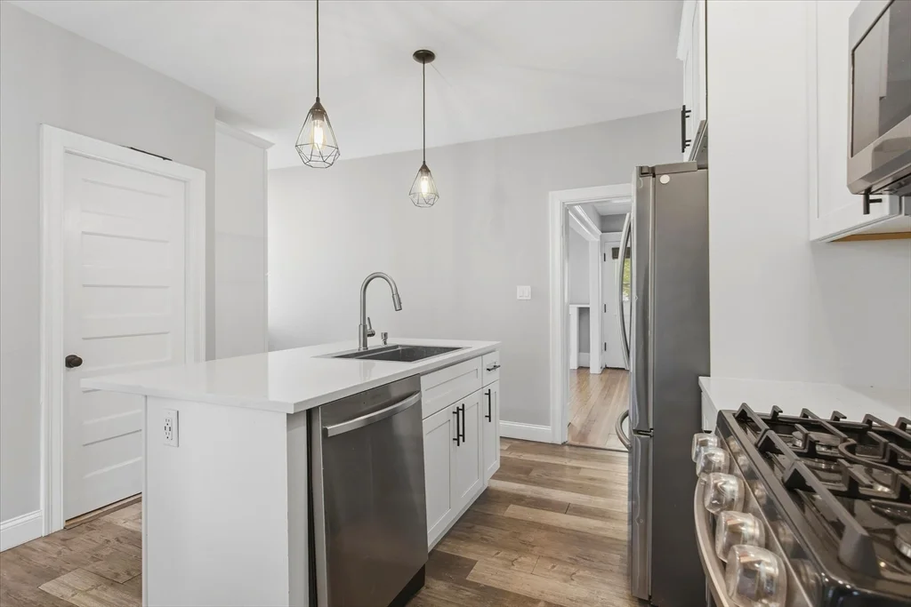 2 bed, 1 bath apartment for rent at 454 Quarry St Unit 454, Quincy — photo 5 of 29