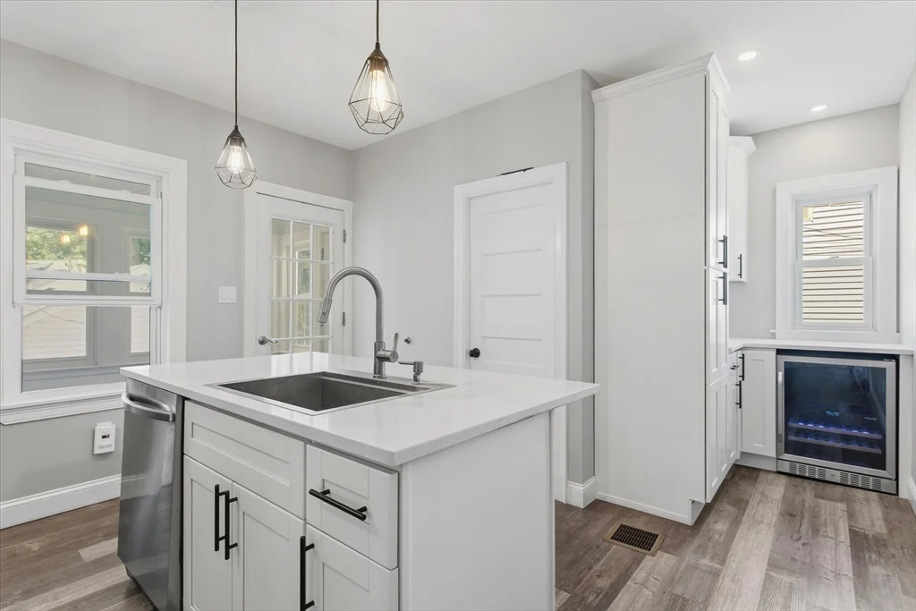 2 bed, 1 bath apartment for rent at 454 Quarry St Unit 454, Quincy