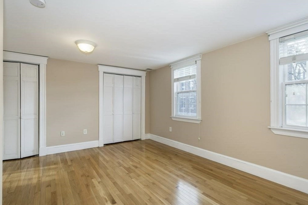 4 bed, 2 bath apartment for rent at 454 W 4th St, South Boston — photo 7 of 15