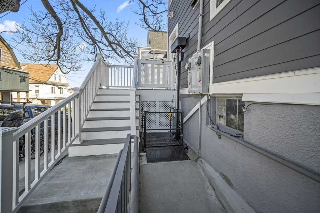 4 bed, 2 bath apartment for rent at 455 Broadway Unit 2, Winter Hill — photo 5 of 30