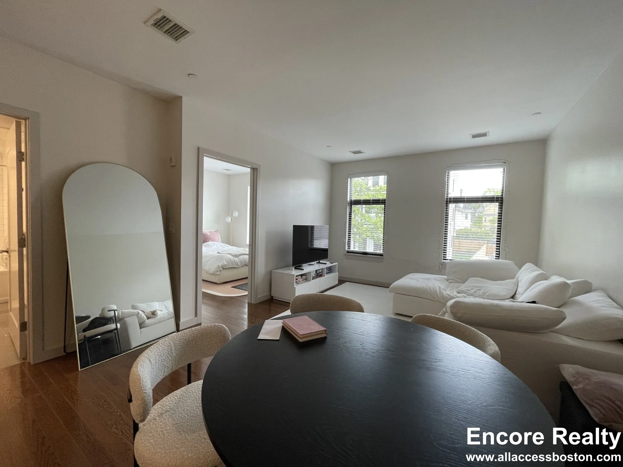 1.5 bed, 1 bath apartment for rent at 455 Harvard St Unit 204, North Brookline — photo 8 of 37
