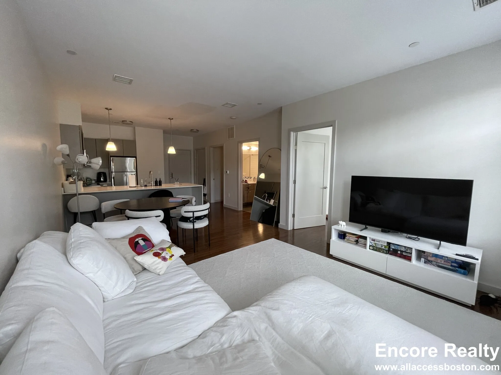 1.5 bed, 1 bath apartment for rent at 455 Harvard St Unit 204, North Brookline — photo 11 of 37