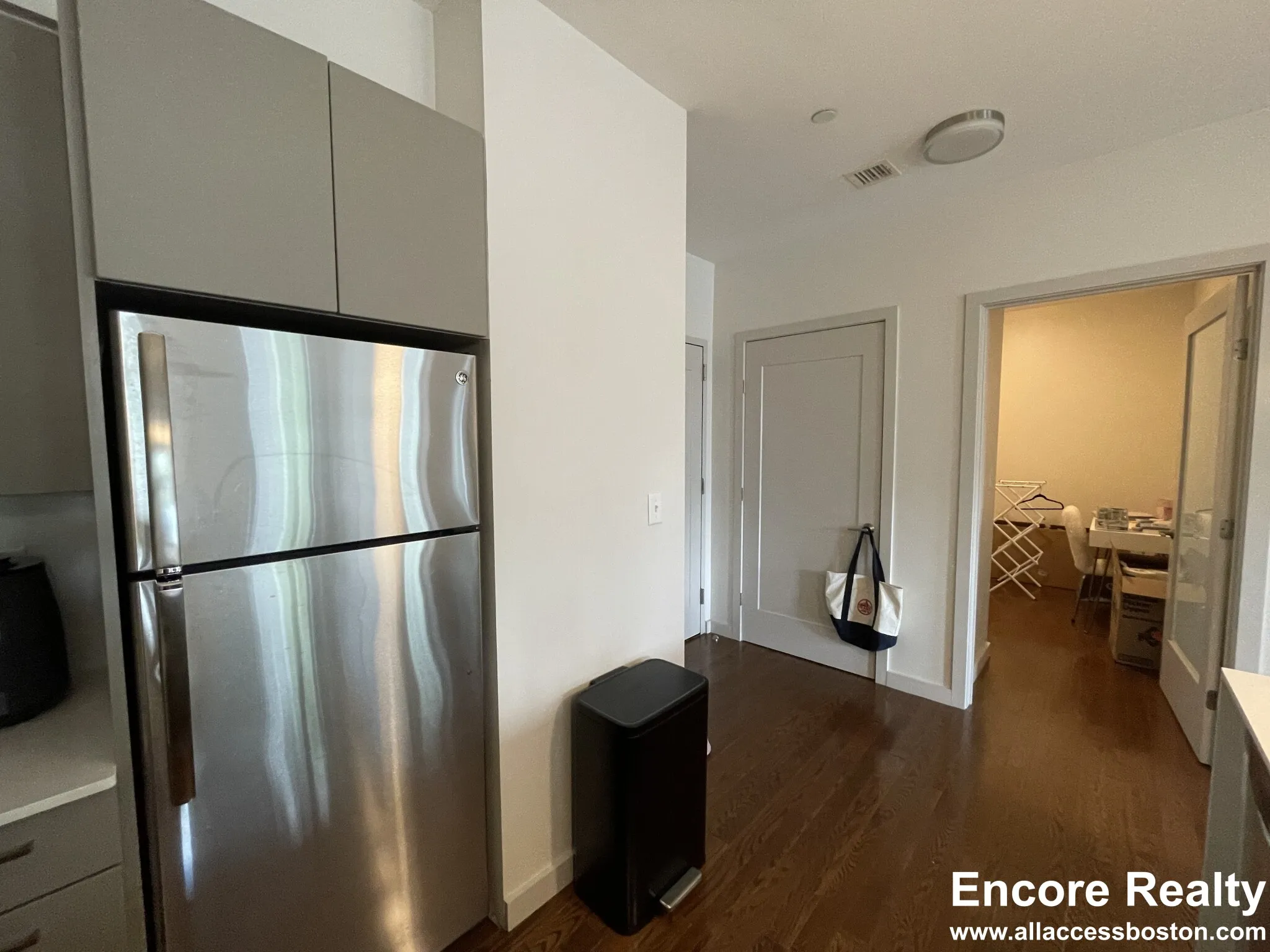 1.5 bed, 1 bath apartment for rent at 455 Harvard St Unit 204, North Brookline — photo 5 of 37