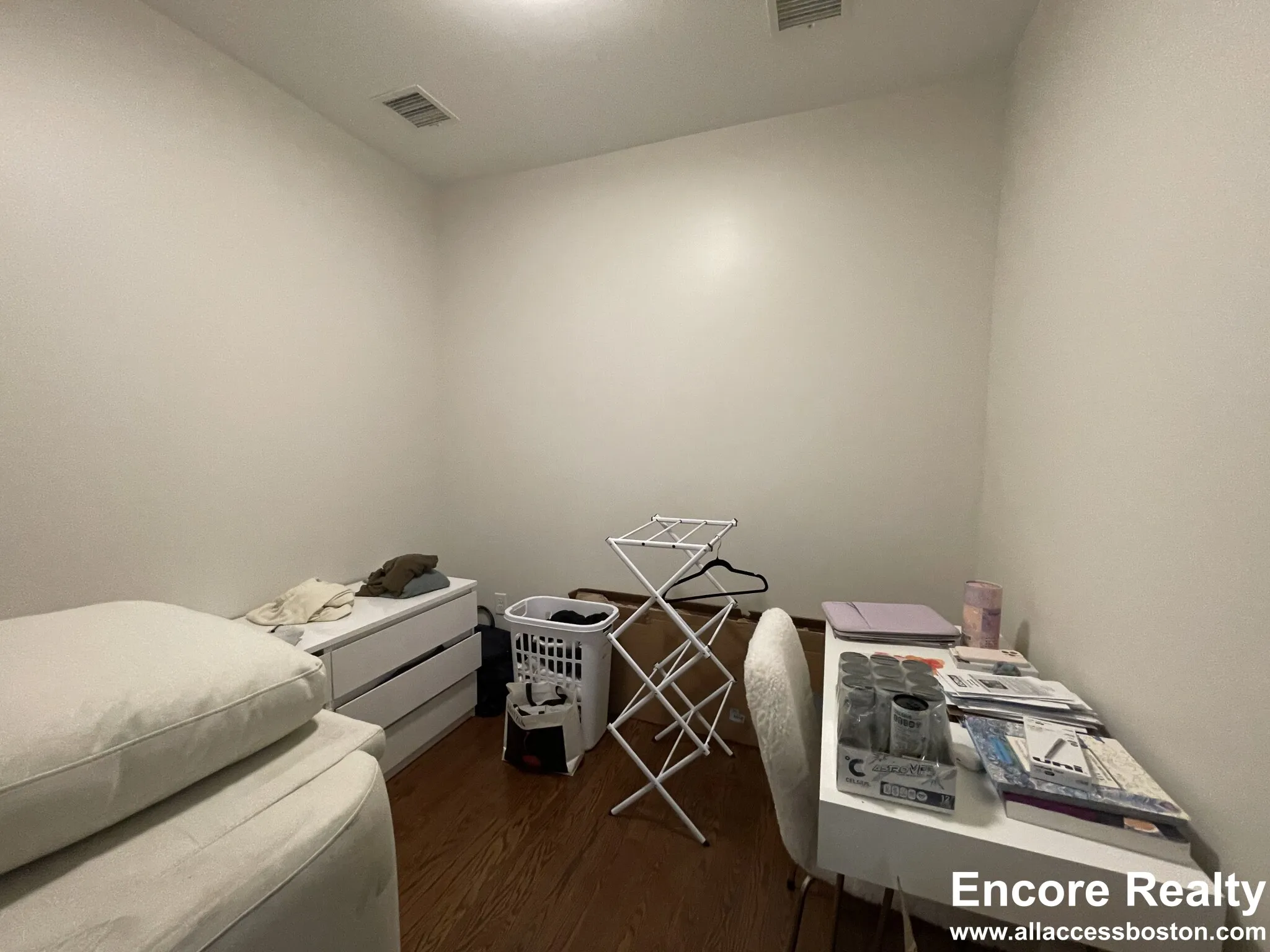 1.5 bed, 1 bath apartment for rent at 455 Harvard St Unit 204, North Brookline — photo 24 of 37