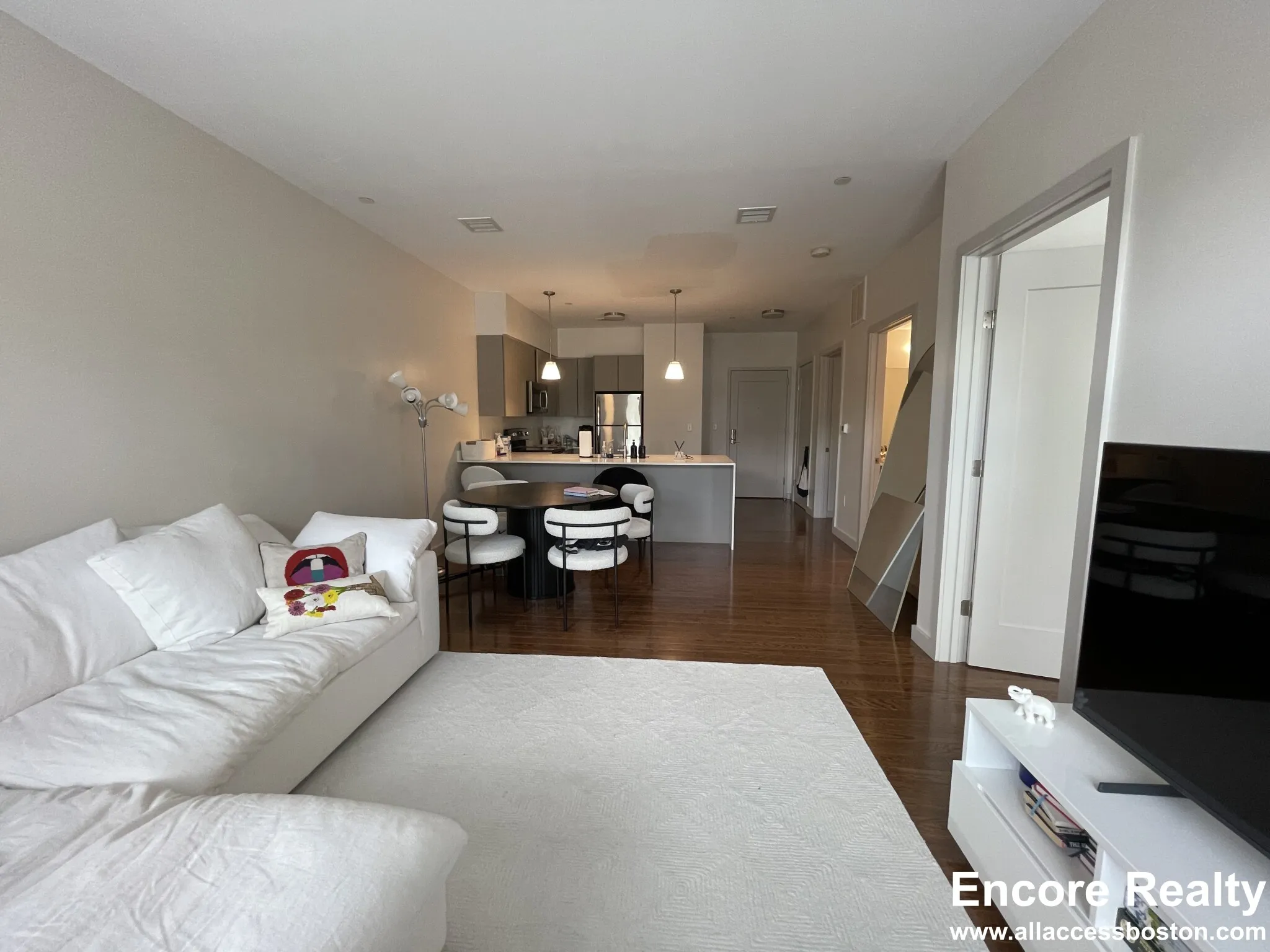 1.5 bed, 1 bath apartment for rent at 455 Harvard St Unit 204, North Brookline — photo 10 of 37