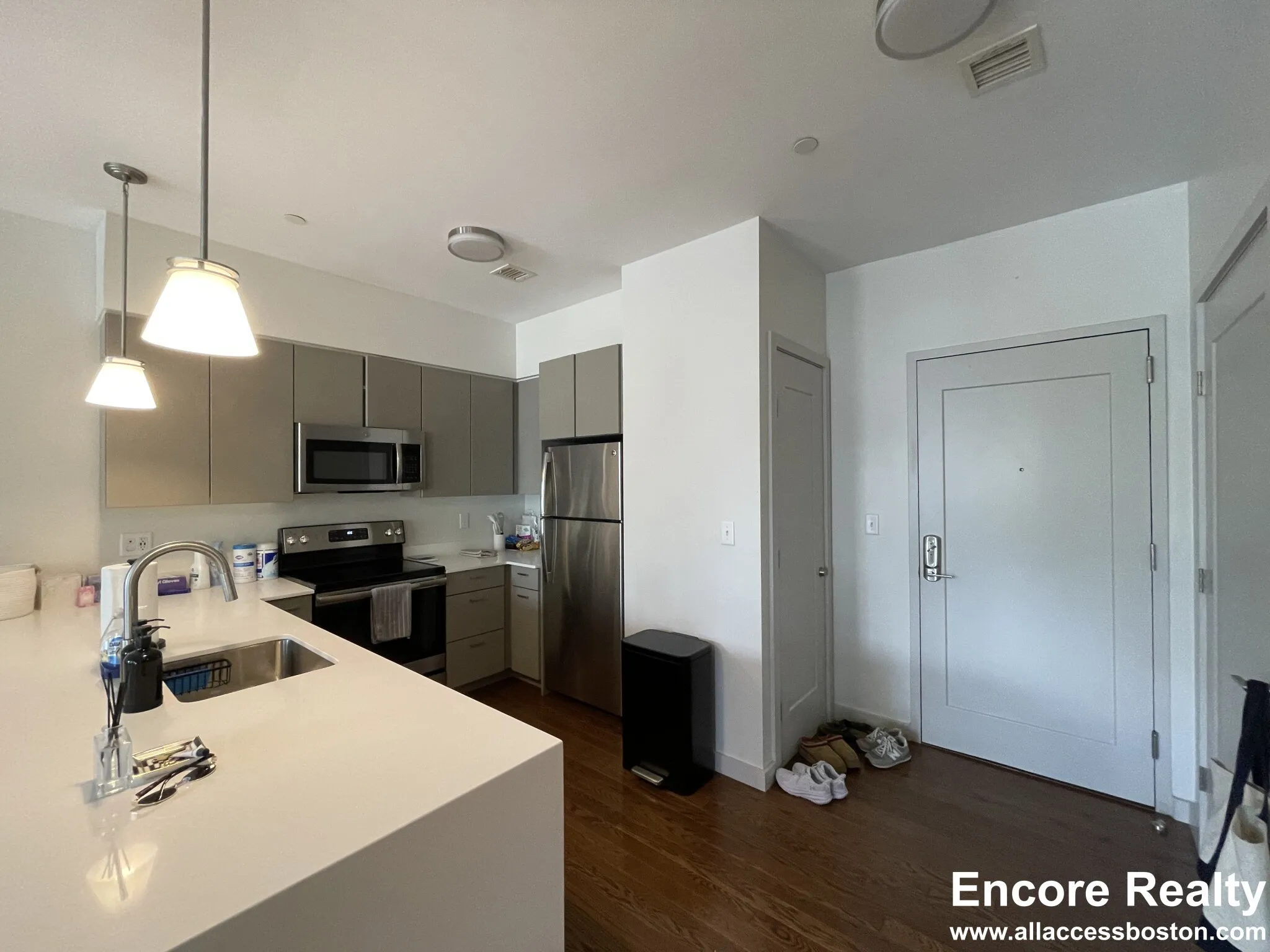 1.5 bed, 1 bath apartment for rent at 455 Harvard St Unit 204N, North Brookline — photo 6 of 26