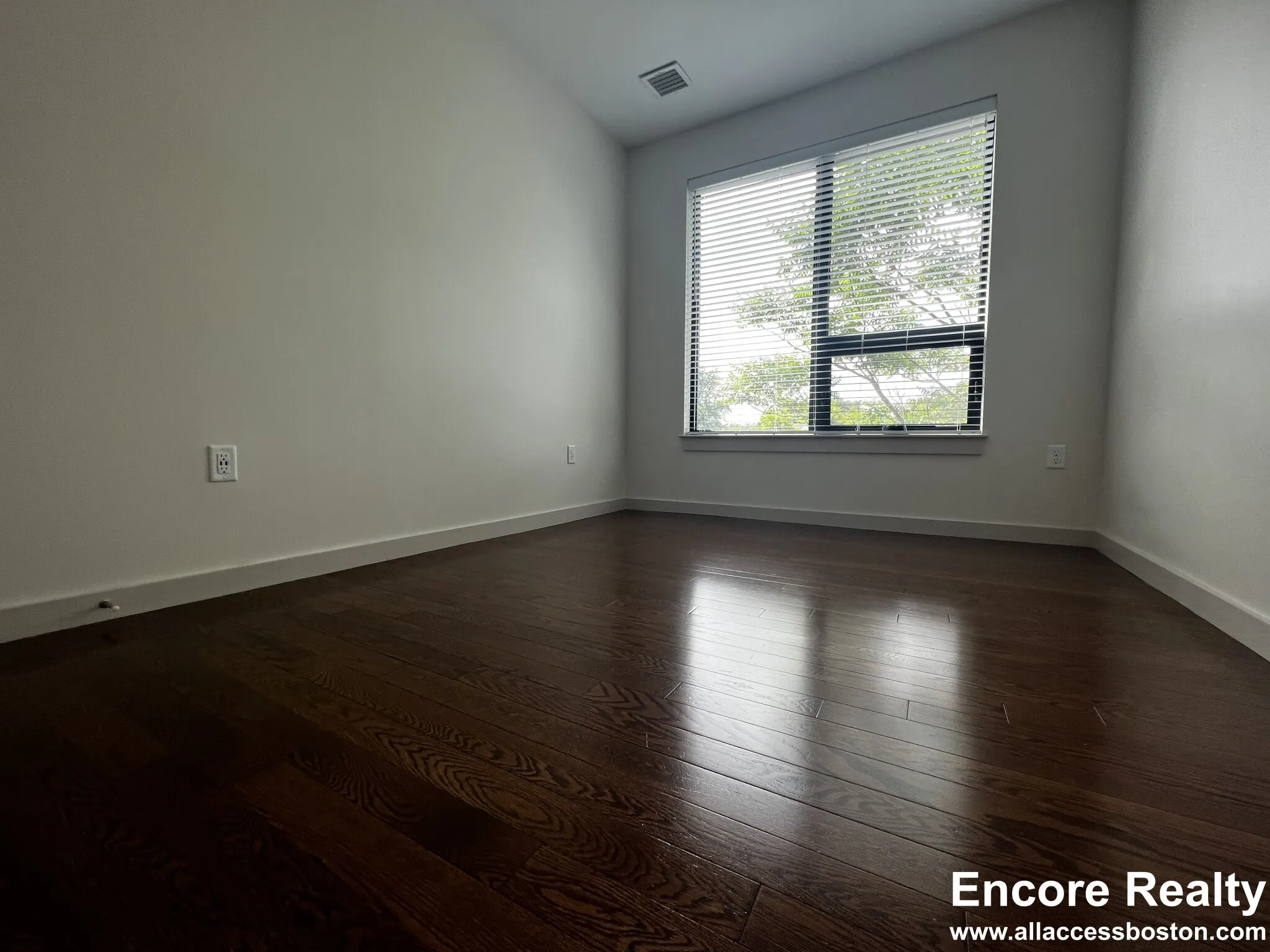 3 bed, 2 bath apartment for rent at 455 Harvard St Unit 305, North Brookline — photo 13 of 22