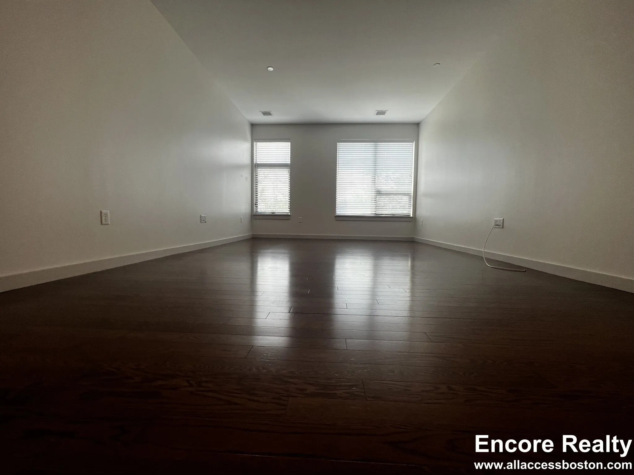 3 bed, 2 bath apartment for rent at 455 Harvard St Unit 305, North Brookline — photo 4 of 22