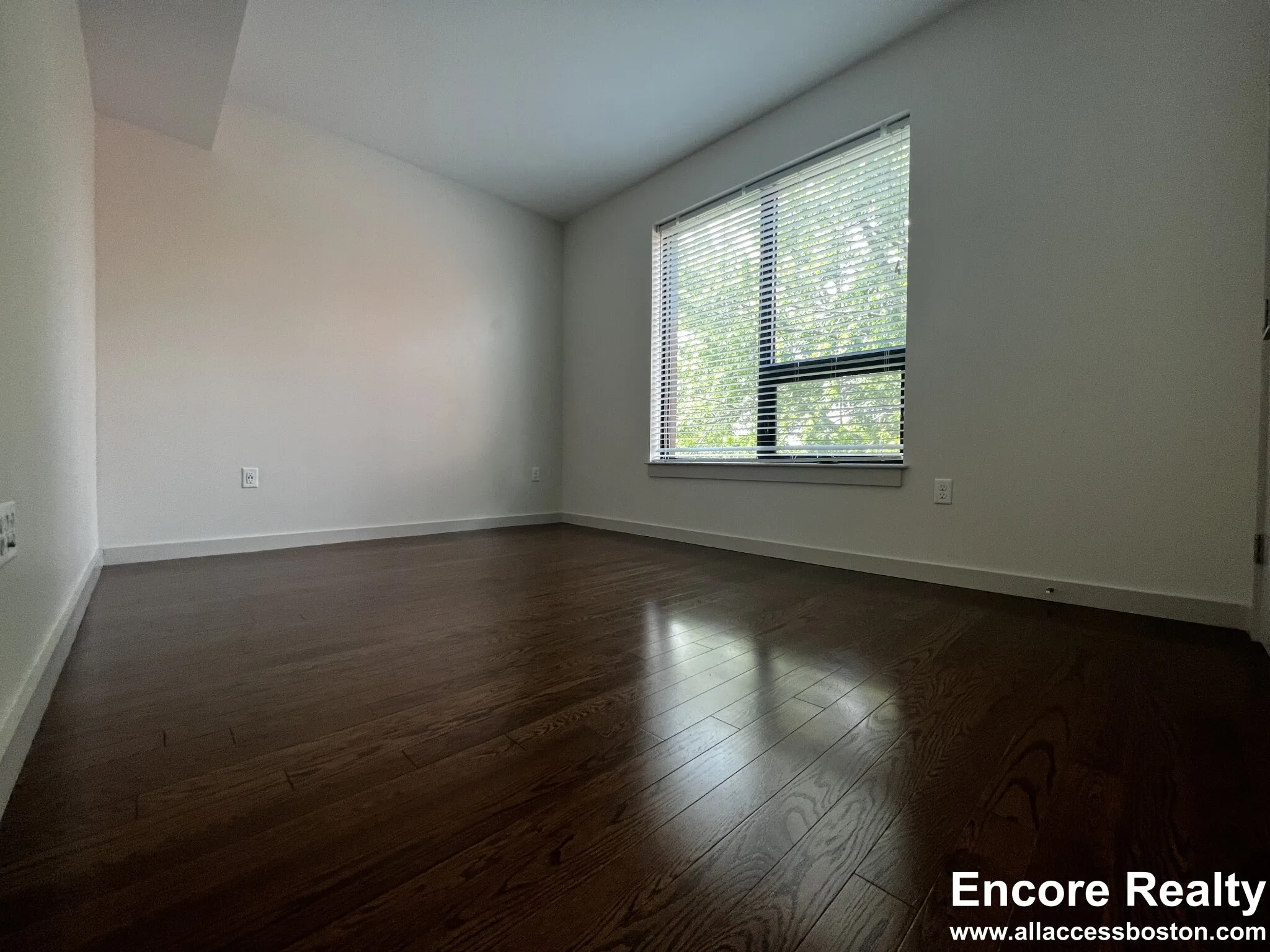 3 bed, 2 bath apartment for rent at 455 Harvard St Unit 305, North Brookline — photo 11 of 22