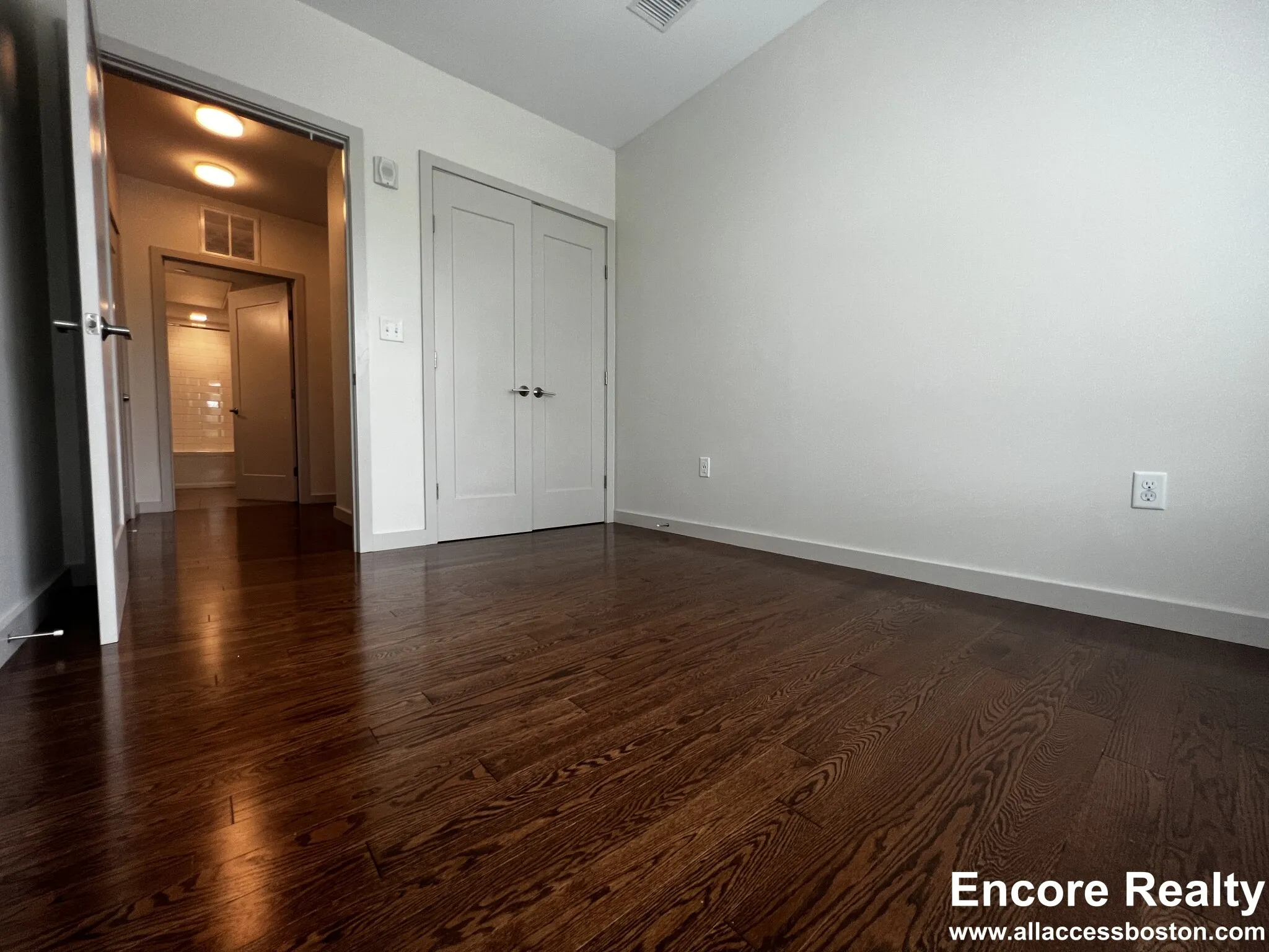 3 bed, 2 bath apartment for rent at 455 Harvard St Unit 305, North Brookline — photo 14 of 22