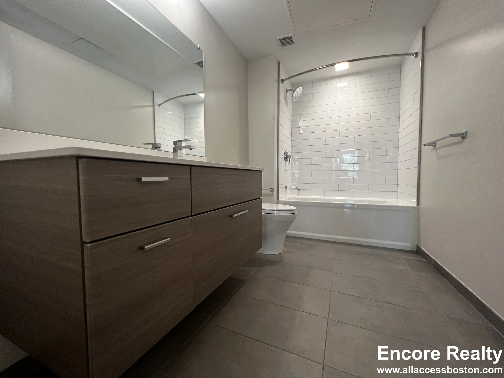 3 bed, 2 bath apartment for rent at 455 Harvard St Unit 305, North Brookline — photo 15 of 22