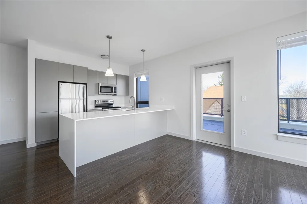 2 bed, 2 bath apartment for rent at 455 Harvard St Unit 404, Coolidge Corner — photo 5 of 15