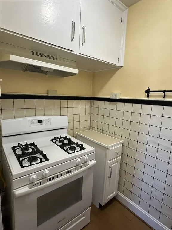 1 bed, 1 bath apartment for rent at 455 Peckham St Unit 2W, Fall River — photo 5 of 15