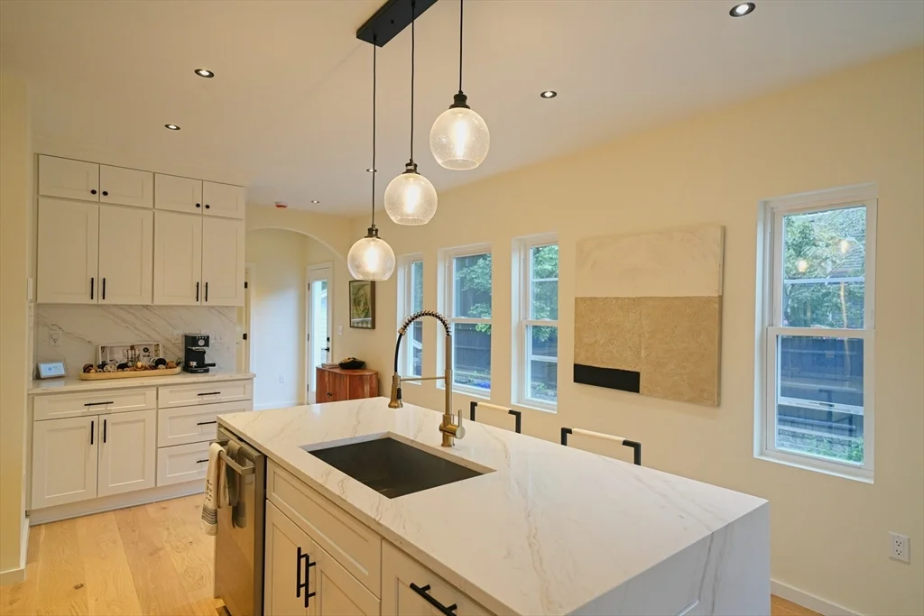 4 bed, 4+ bath apartment for rent at 455 Summer St Unit 455, Arlington — photo 6 of 41