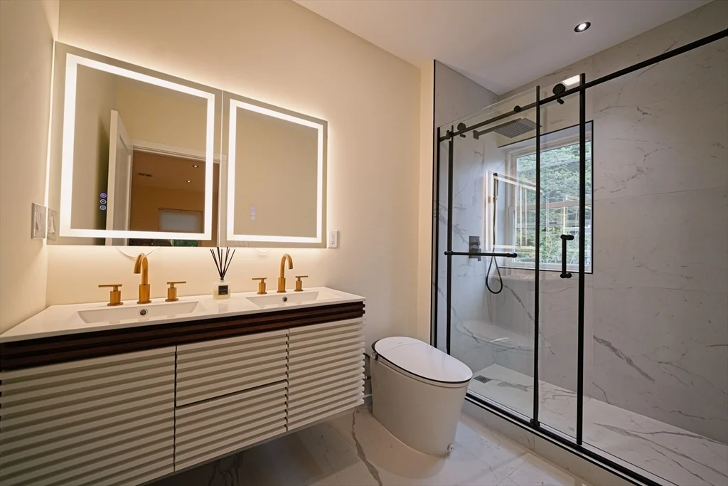 4 bed, 4+ bath apartment for rent at 455 Summer St Unit 455, Arlington — photo 14 of 41