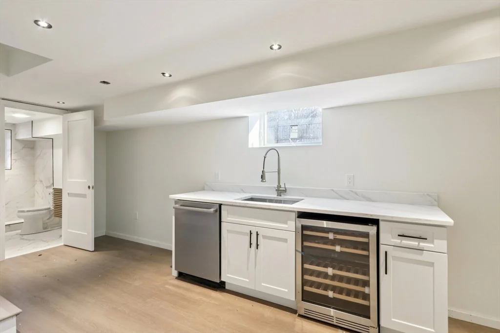 4 bed, 4+ bath apartment for rent at 455 Summer St Unit 455, Arlington — photo 24 of 41