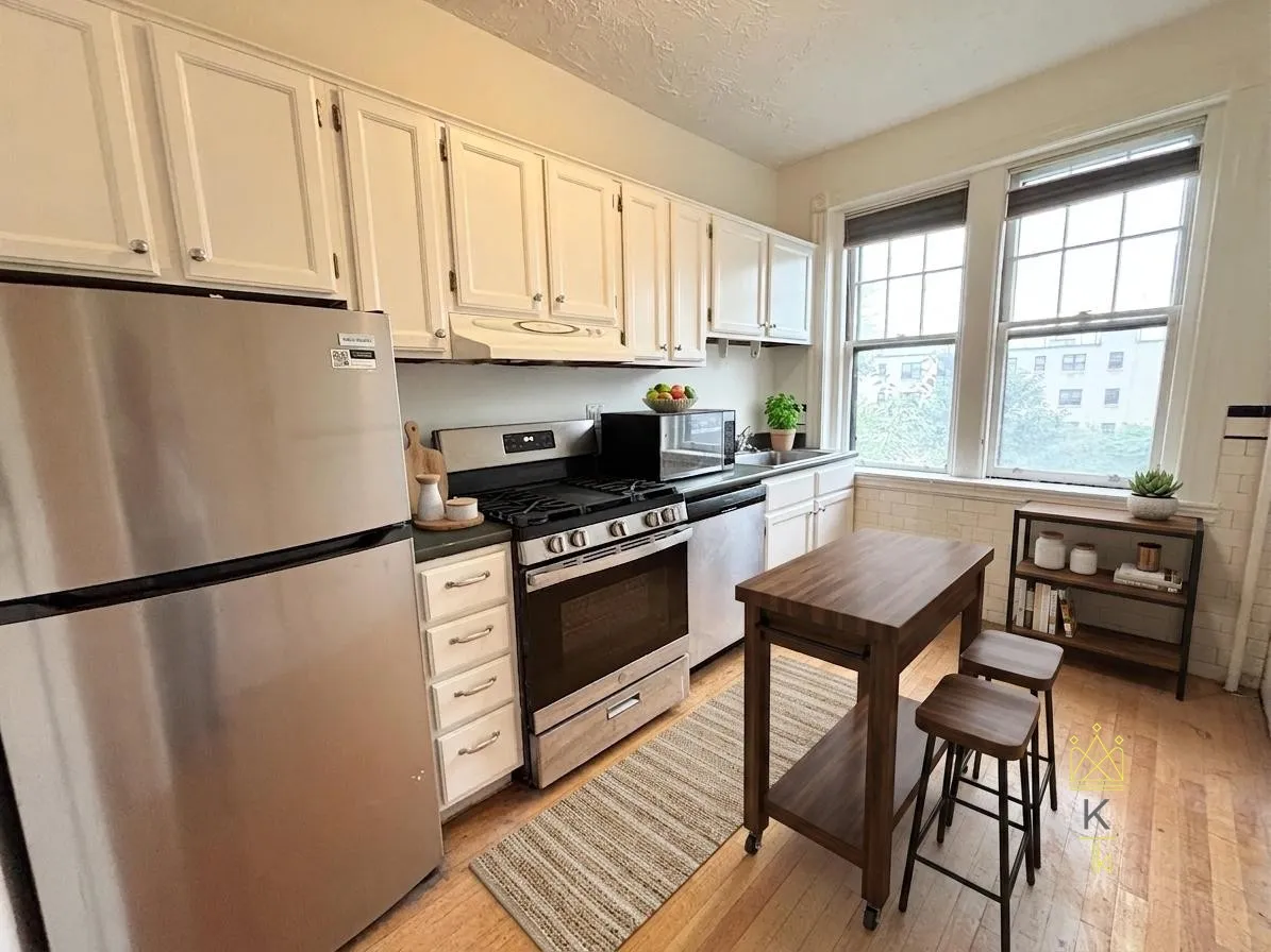 2 bed, 1 bath apartment for rent at 455 Washington St Unit 04, Coolidge Corner — photo 2 of 19