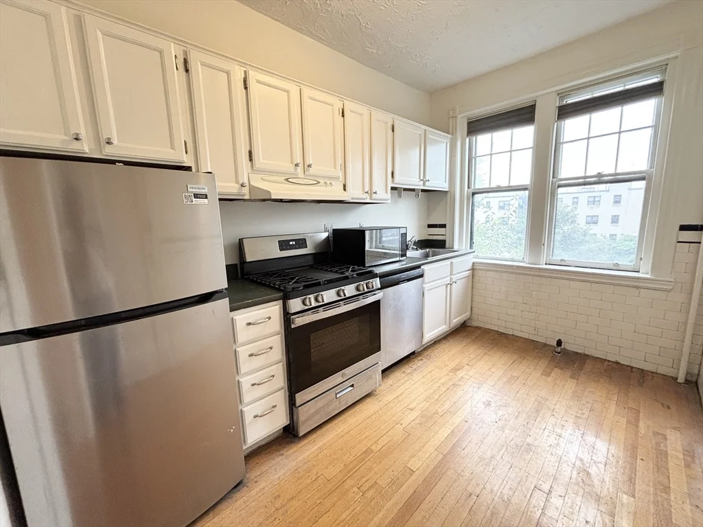 2 bed, 1 bath apartment for rent at 455 Washington St Unit 4, Coolidge Corner — photo 1 of 19