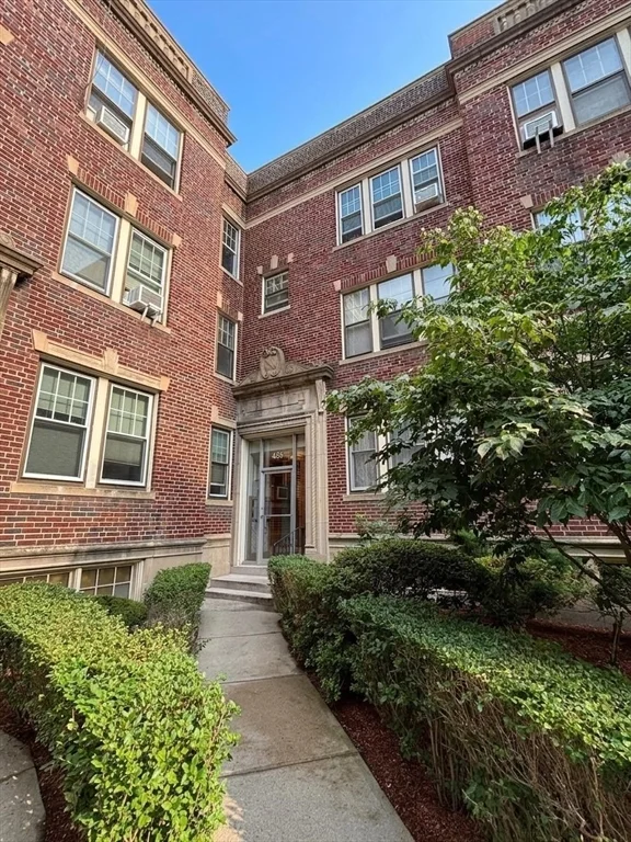 2 bed, 1 bath apartment for rent at 455 Washington St Unit 4, Coolidge Corner — photo 12 of 19