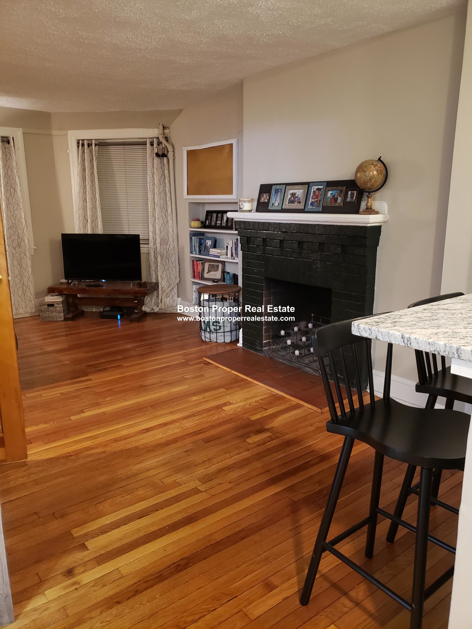Studio bed, 1 bath apartment for rent at 456 Beacon St Unit 2, Back Bay — photo 3 of 16