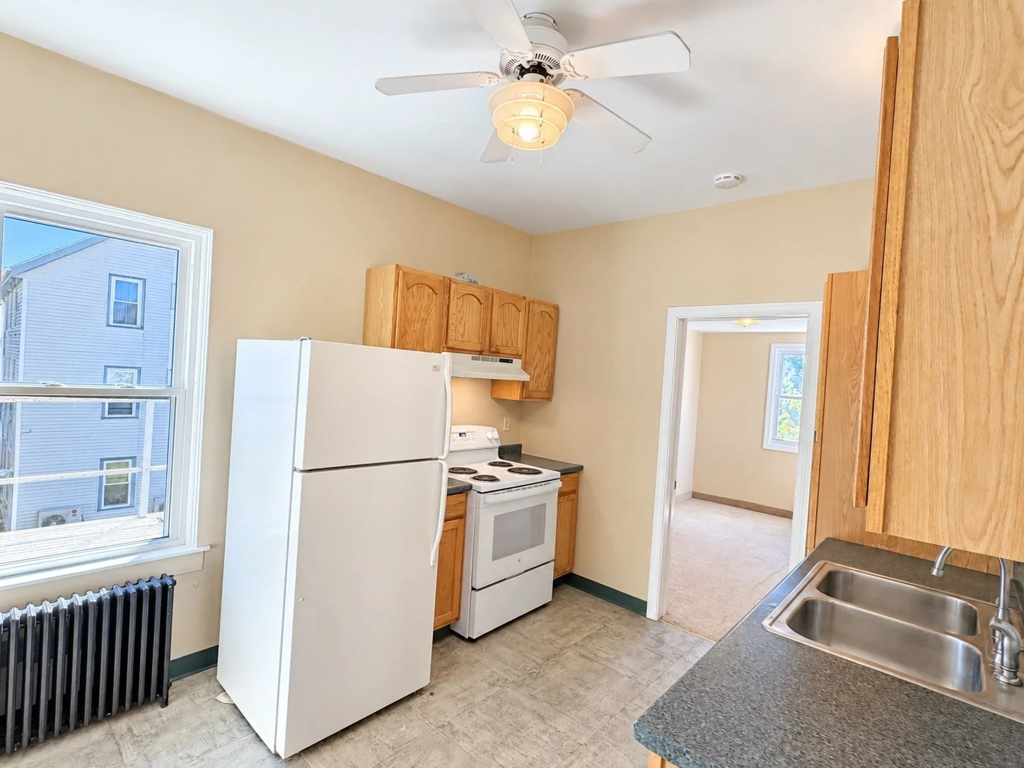2 bed, 1 bath apartment for rent at 456 Coggeshall St Unit 2, Fall River — photo 6 of 17
