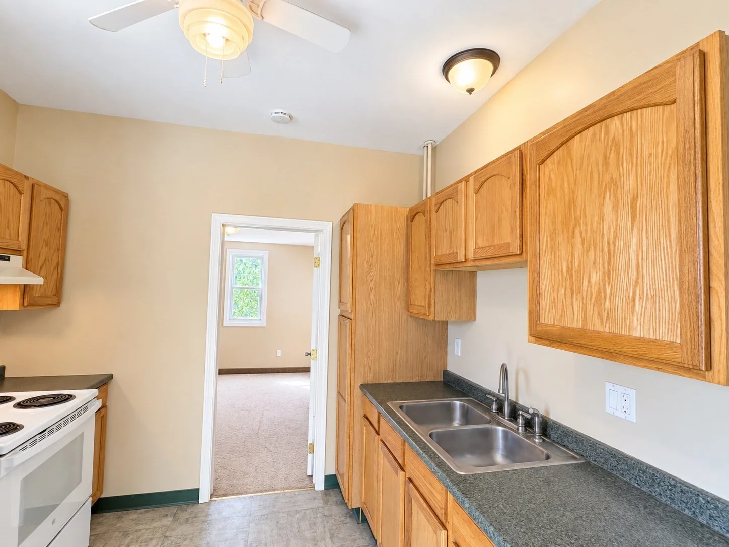 2 bed, 1 bath apartment for rent at 456 Coggeshall St Unit 2, Fall River — photo 7 of 17