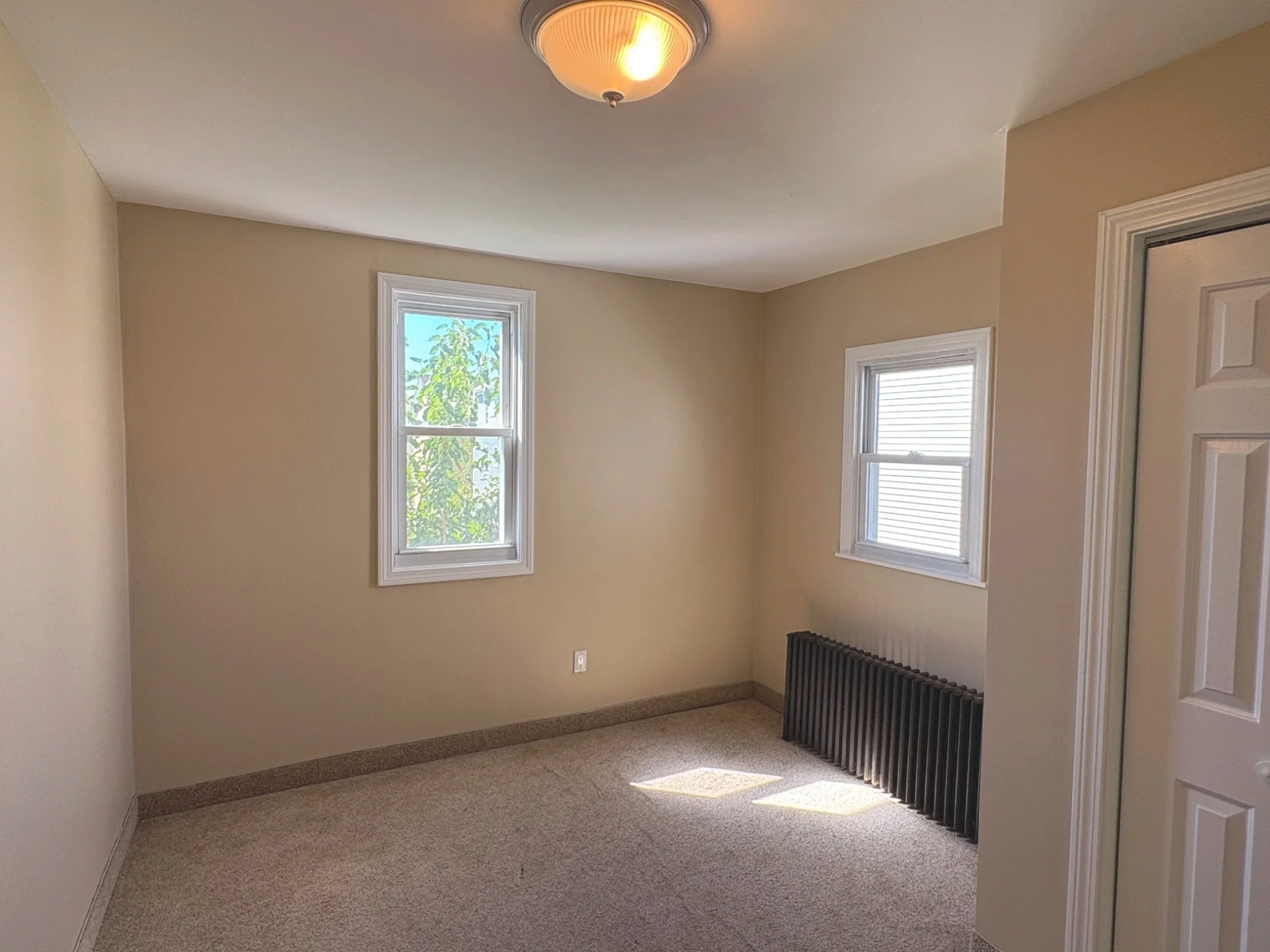 2 bed, 1 bath apartment for rent at 456 Coggeshall St Unit 2, Fall River — photo 11 of 17