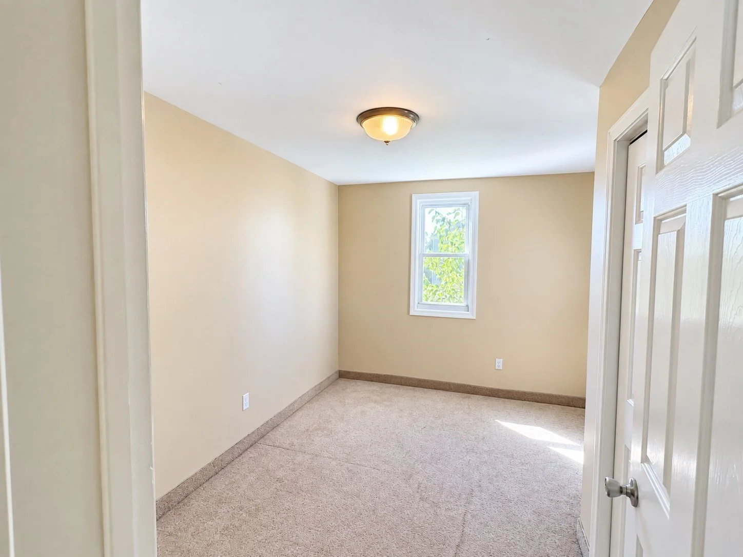 2 bed, 1 bath apartment for rent at 456 Coggeshall St Unit 2, Fall River — photo 9 of 17